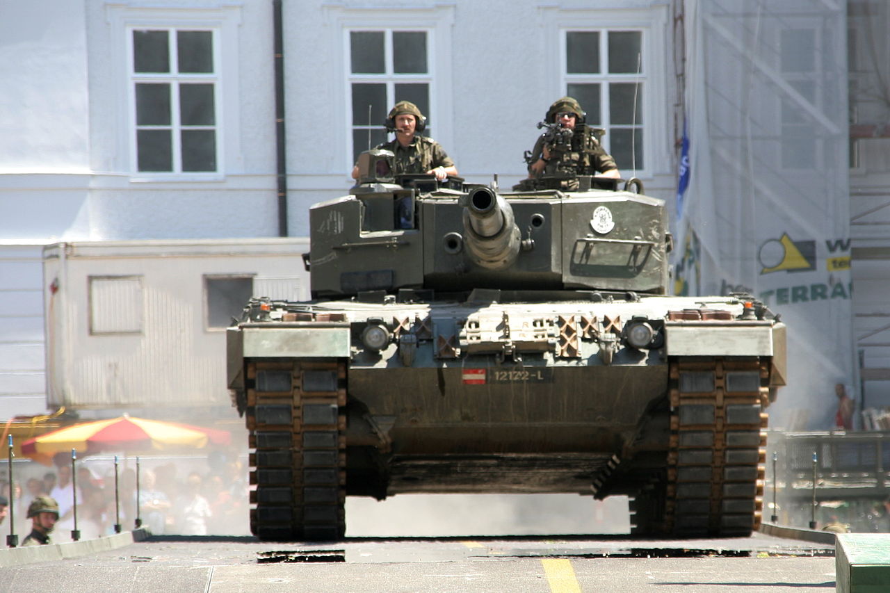 A Leopard 2 battle tank
